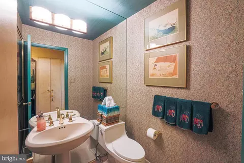 Bath - 6343 Red Cedar Pl, Baltimore, MD 21209 photo 1 of 7