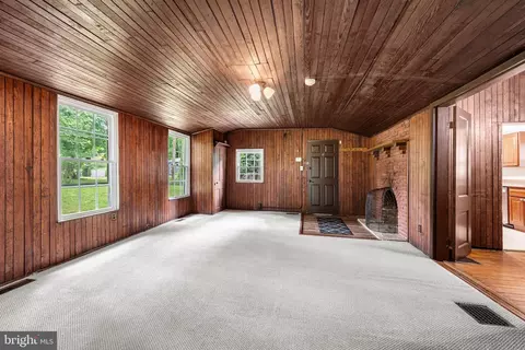 Living - 6204 Gernand Rd, Baltimore, MD 21209 photo 2 of 3