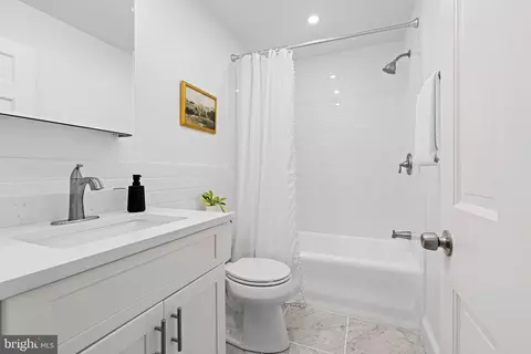 Bath - 516 E 39th St, Baltimore, MD 21218 photo 4 of 5
