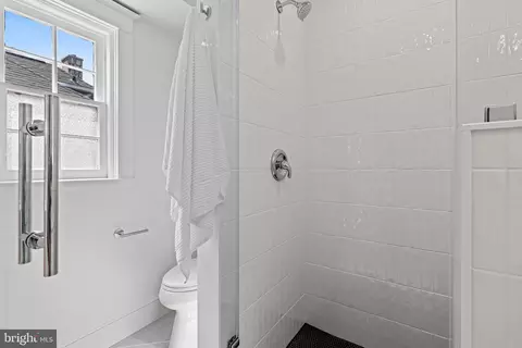 Bath - 516 E 39th St, Baltimore, MD 21218 photo 3 of 5