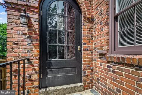 Entry Way - 516 E 39th St, Baltimore, MD 21218 photo 6 of 6