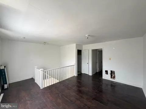 Living - 826 Jack St, Baltimore, MD 21225 photo 2 of 3