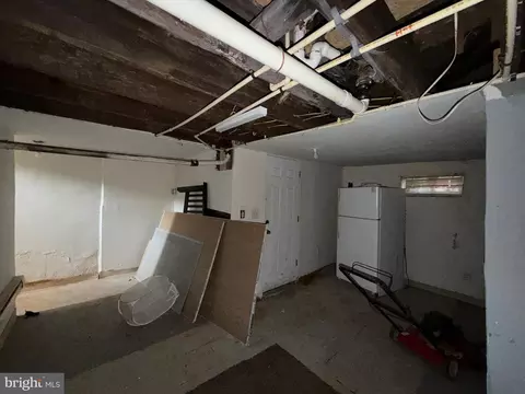 Entry Way - 826 Jack St, Baltimore, MD 21225 photo 6 of 6