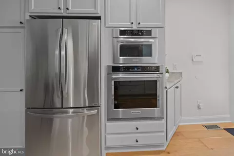 Kitchen - 1452 Boyle St, Baltimore, MD 21230 photo 4 of 5