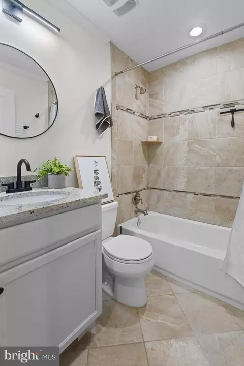 Bath - 1452 Boyle St, Baltimore, MD 21230 photo 1 of 3