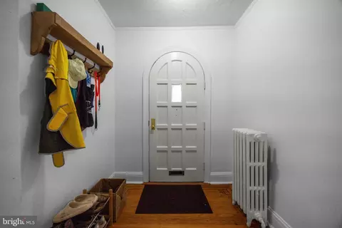 Entry Way - 3712 Rexmere Rd, Baltimore, MD 21218 photo 6 of 7