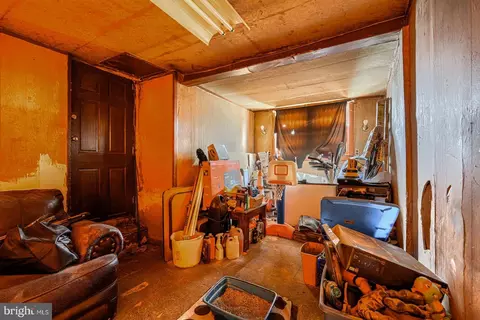 Entry Way - 5022 Ready Ave, Baltimore, MD 21212 photo 4 of 4