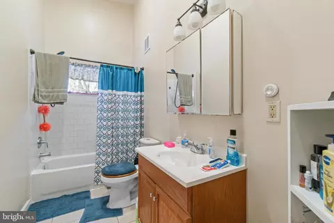 Bath - 1918 Mcculloh St, Baltimore, MD 21217 photo 2 of 2