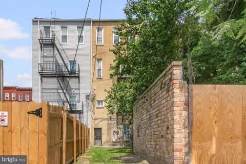 Exterior - 1918 Mcculloh St, Baltimore, MD 21217 photo 3 of 4