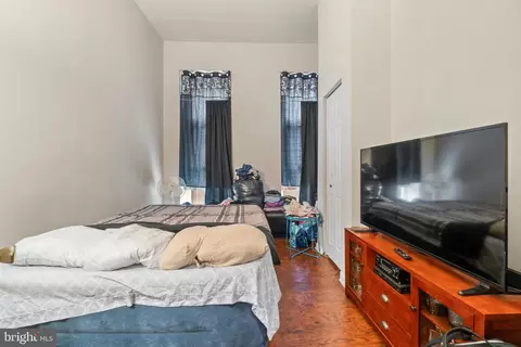 Bedroom - 1918 Mcculloh St, Baltimore, MD 21217 photo 5 of 5