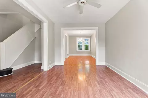 Living - 730 Linnard St, Baltimore, MD 21229 photo 2 of 3