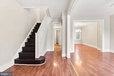 Entry Way - 730 Linnard St, Baltimore, MD 21229 photo 1 of 5