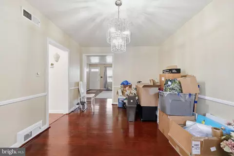 Entry Way - 1545 Gleneagle Rd, Baltimore, MD 21239 photo 9 of 14