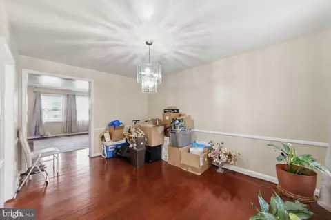 Entry Way - 1545 Gleneagle Rd, Baltimore, MD 21239 photo 8 of 14