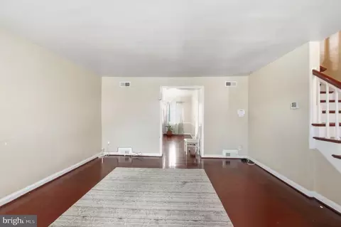 Entry Way - 1545 Gleneagle Rd, Baltimore, MD 21239 photo 3 of 14