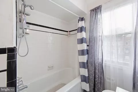 Bath - 1545 Gleneagle Rd, Baltimore, MD 21239 photo 2 of 2