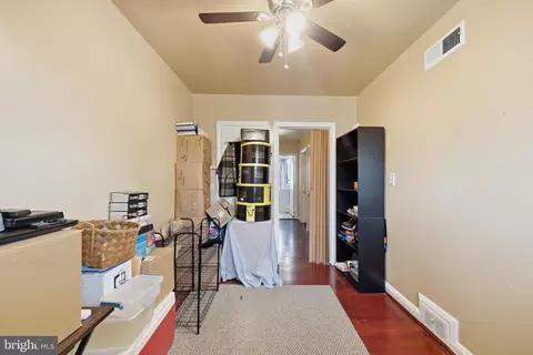 Entry Way - 1545 Gleneagle Rd, Baltimore, MD 21239 photo 7 of 14