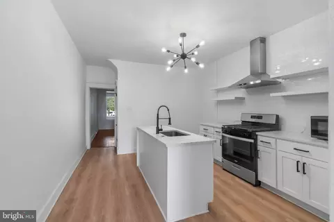 Entry Way - 3822 6th St, Baltimore, MD 21225 photo 1 of 2