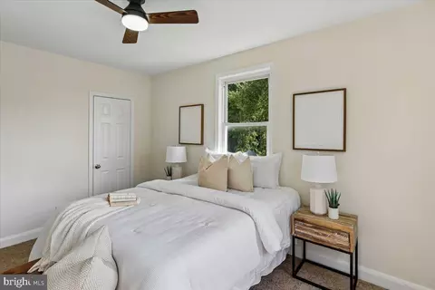 Bedroom - 4266 Rokeby Rd, Baltimore, MD 21229 photo 5 of 6
