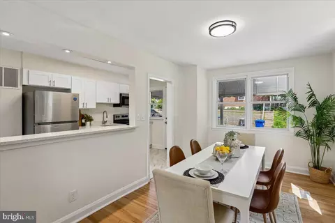 Dining - 4266 Rokeby Rd, Baltimore, MD 21229 photo 2 of 2