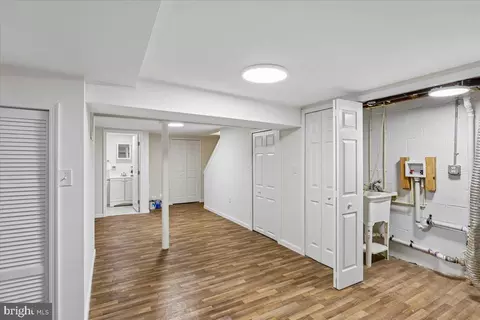 Entry Way - 4266 Rokeby Rd, Baltimore, MD 21229 photo 6 of 6