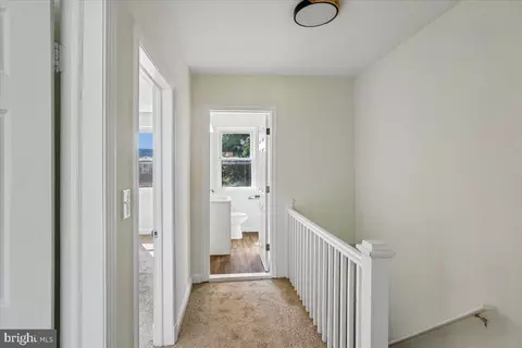 Entry Way - 4266 Rokeby Rd, Baltimore, MD 21229 photo 5 of 6