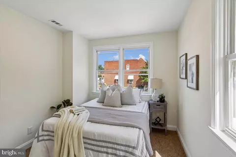 Bedroom - 4266 Rokeby Rd, Baltimore, MD 21229 photo 2 of 6