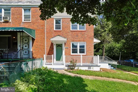 Exterior - 4266 Rokeby Rd, Baltimore, MD 21229 photo 2 of 4