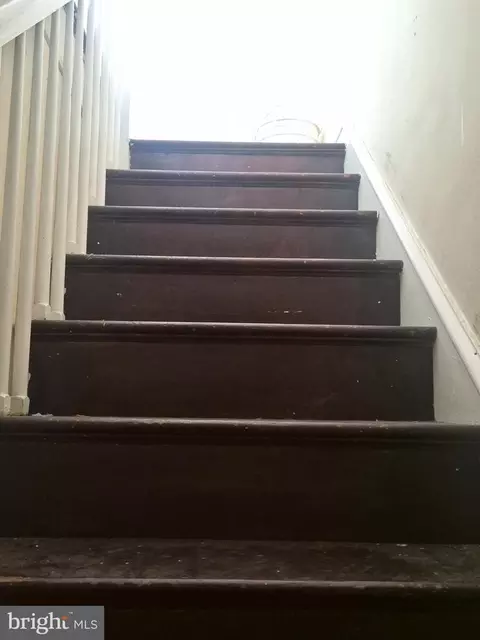 Entry Way - 3522 Erdman Ave, Baltimore, MD 21213 photo 4 of 6
