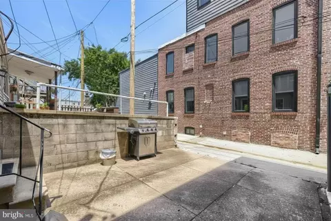 Exterior - 841 S Conkling St, Baltimore, MD 21224 photo 2 of 2