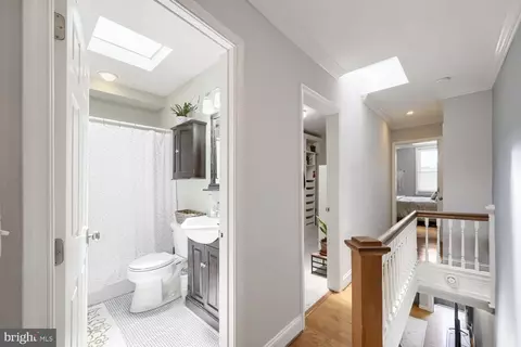 Entry Way - 841 S Conkling St, Baltimore, MD 21224 photo 5 of 6