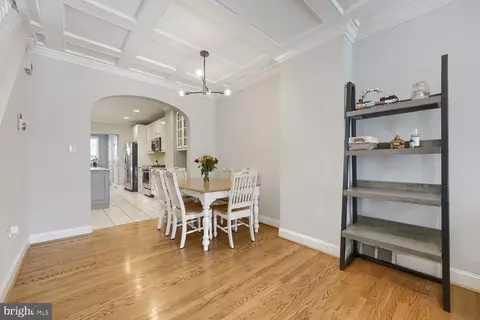 Entry Way - 841 S Conkling St, Baltimore, MD 21224 photo 3 of 6