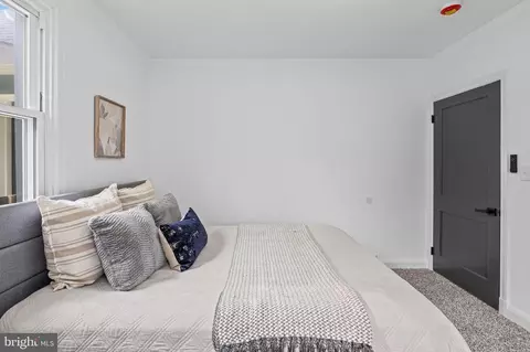 Bedroom - 5927 Eurith Ave, Baltimore, MD 21206 photo 4 of 7