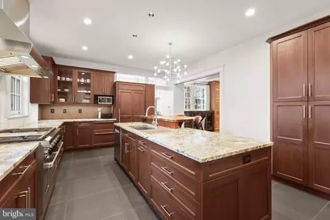Kitchen - 210 Northfield Pl, Baltimore, MD 21210 photo 5 of 11