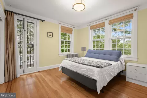 Bedroom - 210 Northfield Pl, Baltimore, MD 21210 photo 4 of 10