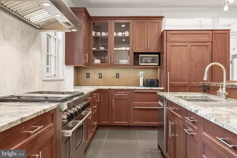 Kitchen - 210 Northfield Pl, Baltimore, MD 21210 photo 6 of 11
