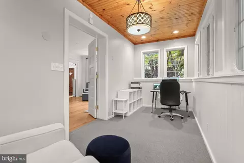 Entry Way - 210 Northfield Pl, Baltimore, MD 21210 photo 6 of 12