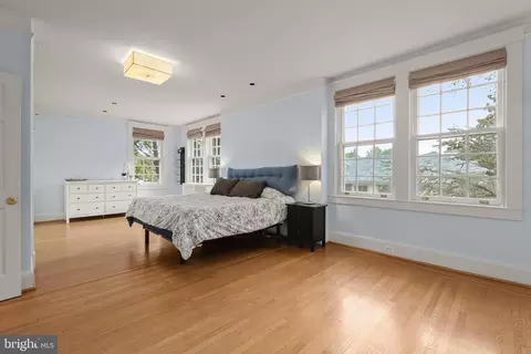 Bedroom - 210 Northfield Pl, Baltimore, MD 21210 photo 1 of 10