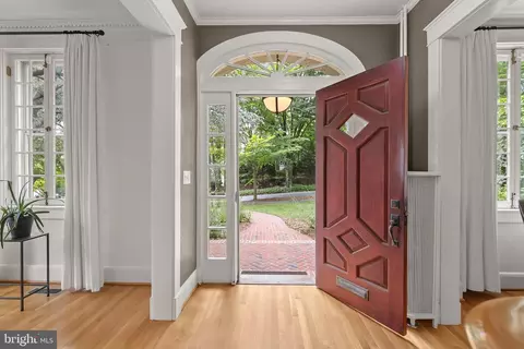 Entry Way - 210 Northfield Pl, Baltimore, MD 21210 photo 1 of 12
