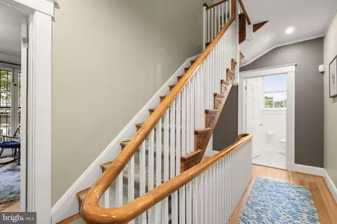 Entry Way - 210 Northfield Pl, Baltimore, MD 21210 photo 10 of 12