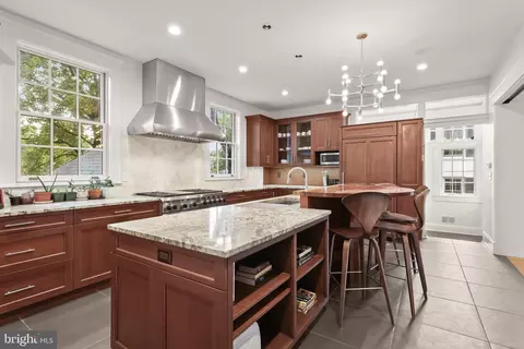 Kitchen - 210 Northfield Pl, Baltimore, MD 21210 photo 4 of 11