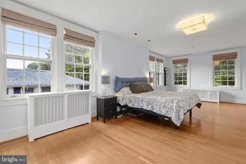 Bedroom - 210 Northfield Pl, Baltimore, MD 21210 photo 3 of 10