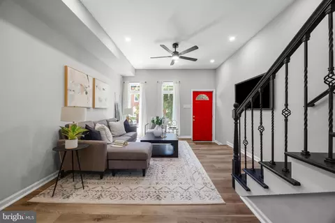 Entry Way - 1406 E Lanvale St, Baltimore, MD 21213 photo 3 of 9
