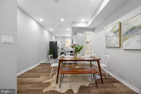 Entry Way - 1406 E Lanvale St, Baltimore, MD 21213 photo 5 of 9