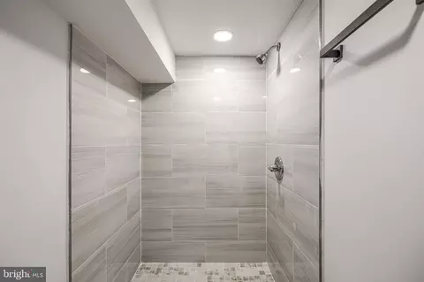 Bath - 2824 Ashland Ave, Baltimore, MD 21205 photo 4 of 4