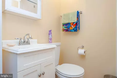 Bath - 3847 Lyndale Ave, Baltimore, MD 21213 photo 3 of 3