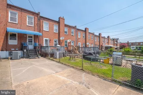 Exterior - 3847 Lyndale Ave, Baltimore, MD 21213 photo 4 of 7