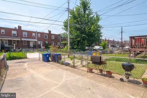 Exterior - 3847 Lyndale Ave, Baltimore, MD 21213 photo 5 of 7