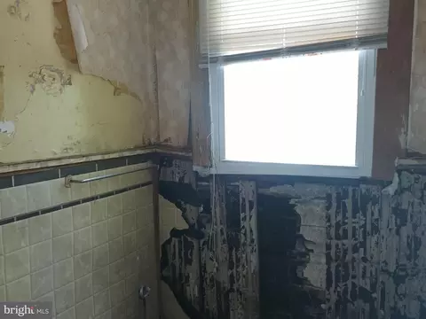 Bath - 1932 Walbrook Ave, Baltimore, MD 21217 photo 1 of 1