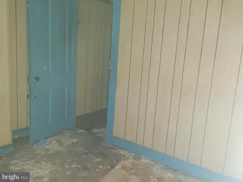Entry Way - 1932 Walbrook Ave, Baltimore, MD 21217 photo 1 of 3